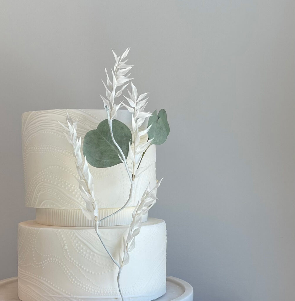 Elegant wedding cake, modern cake, modern wedding cake