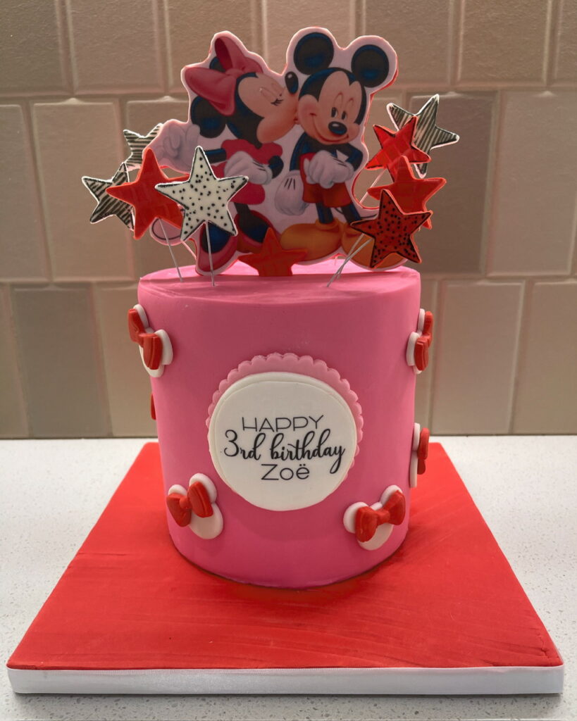 Minnie Mouse cake